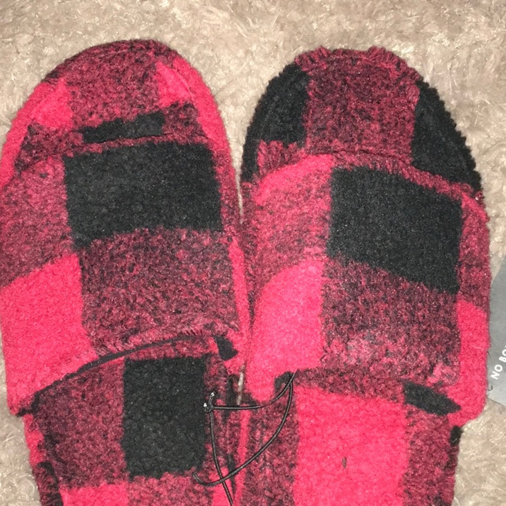 Men’s Slippers - Picture 3 of 3